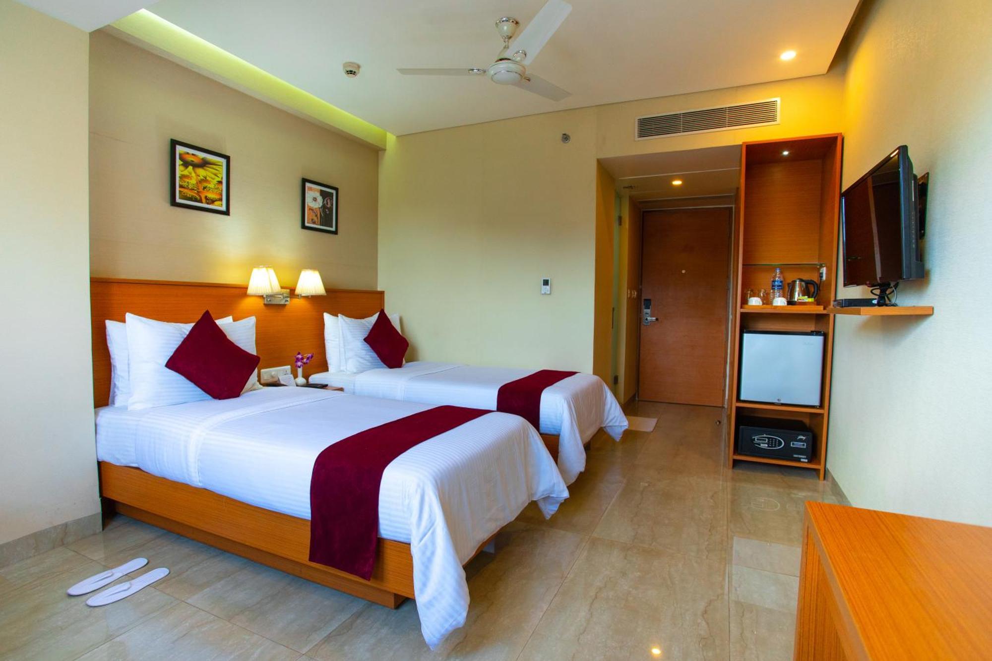 Classic Grande,A Member Of Radisson Imphal Exterior foto