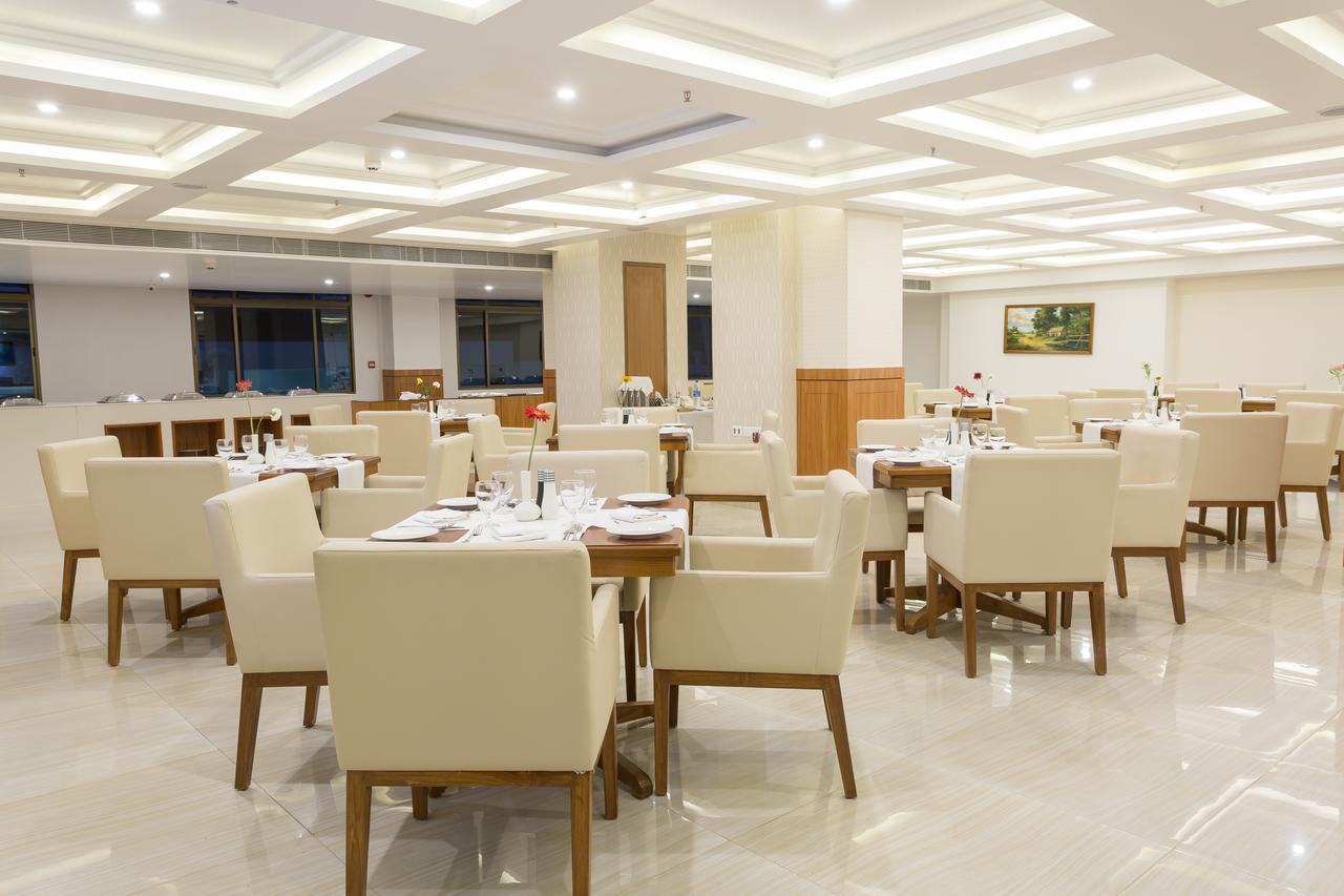 Classic Grande,A Member Of Radisson Imphal Exterior foto